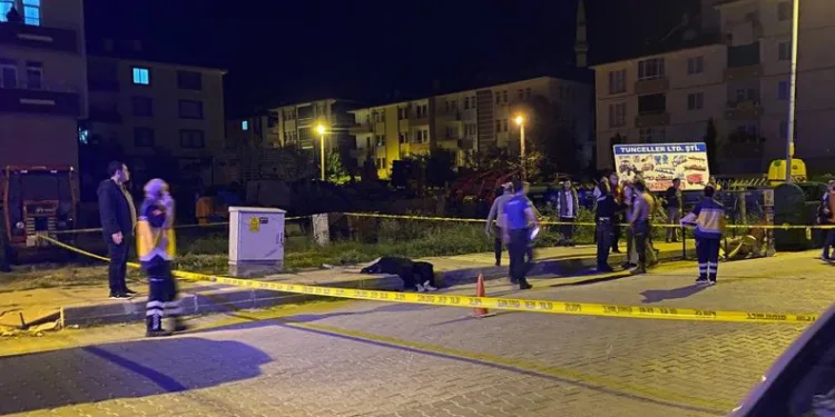 Silahla vurulan kadın sokakta ölü bulundu