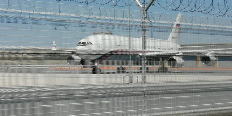 Rus heyeti taşıyan uçak İstanbul’a indi