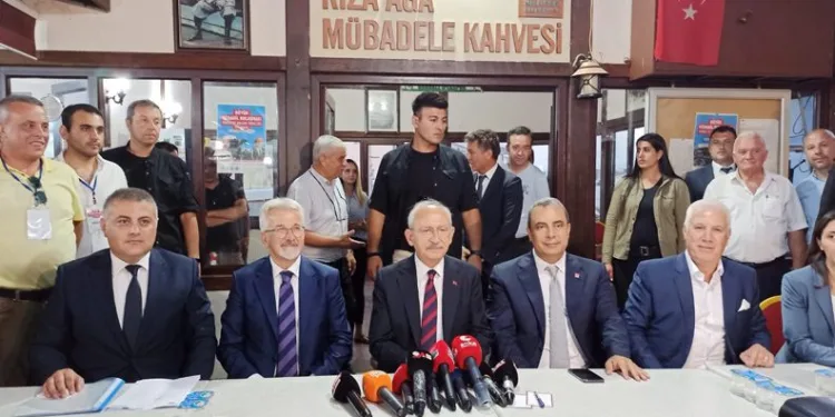 Kılıçdaroğlu Bursa’da muhtarlarla buluştu