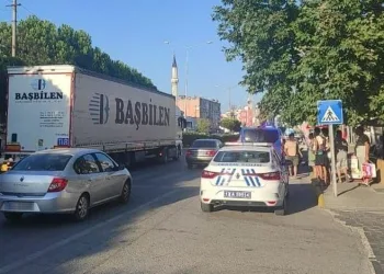 Çanakkale’de TIR’ın çarptığı yaya öldü