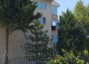 Bursa’da beşinci kattan düşen çocuk kurtarılamadı