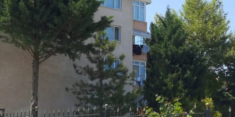 Bursa’da beşinci kattan düşen çocuk kurtarılamadı
