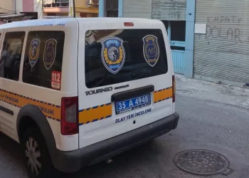 Karısıyla ilişki yaşadığını düşündüğü genci öldürdü