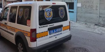 Karısıyla ilişki yaşadığını düşündüğü genci öldürdü