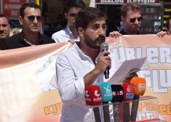 Bursa’da CHP’li gençlerden Kılıçdaroğlu’na teşekkür