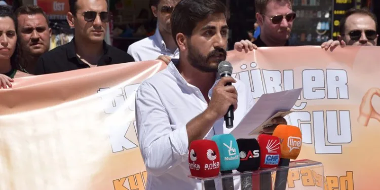Bursa’da CHP’li gençlerden Kılıçdaroğlu’na teşekkür