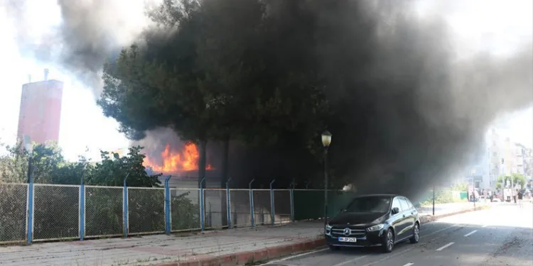 KYK lojmanlarındaki binada yangın