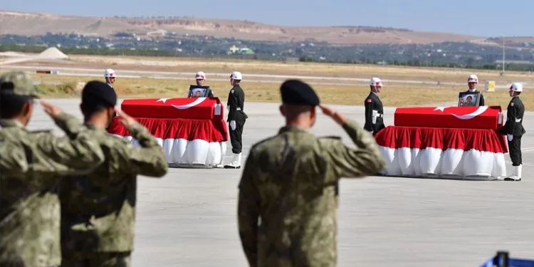 Şehit askerlerin cenazeleri memleketlerine gönderildi