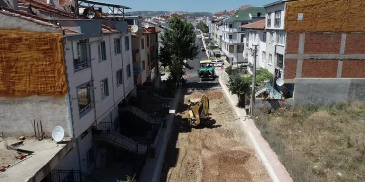 İnegöl Fatih Mahallesi’nde eksiklikler gideriliyor