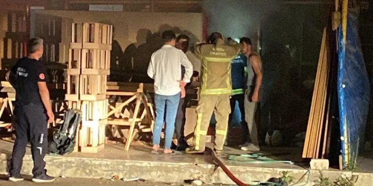 Bursa’da mobilya imalathanesinde korkutan yangın