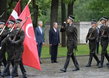 Milli Savunma Bakanı Akar, Letonya’da