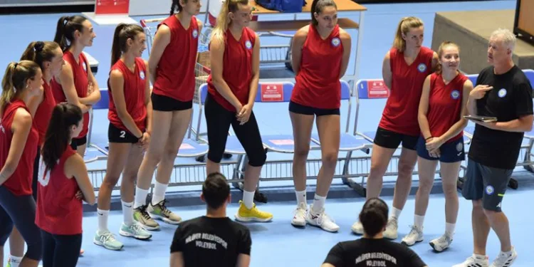 Nilüfer Belediyespor yeni antrenörle sezonu açtı
