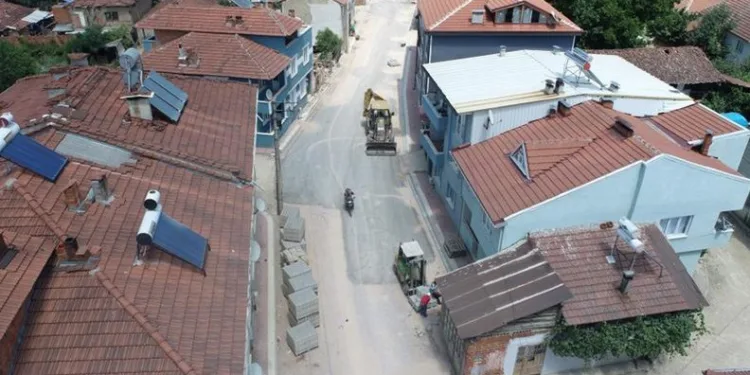 İnegöl Kurşunlu’da üstyapı çalışmaları tamamlanıyor