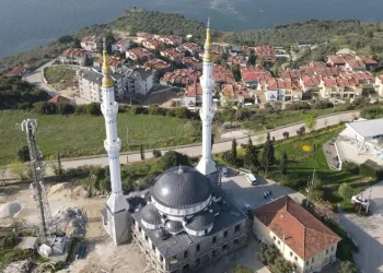 Bursa’da inşaatı yarım kalan cami destek bekliyor