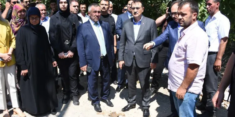 Bilecik’te selden etkilenenlere Bakan Dönmez’den müjde