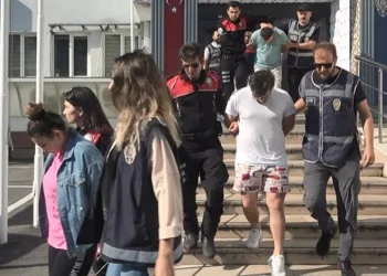Fuhuş operasyonu şüphelileri adliyeye sevk edildi