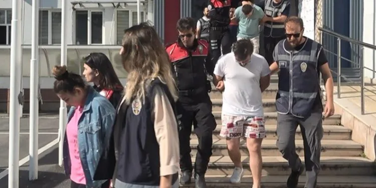Fuhuş operasyonu şüphelileri adliyeye sevk edildi