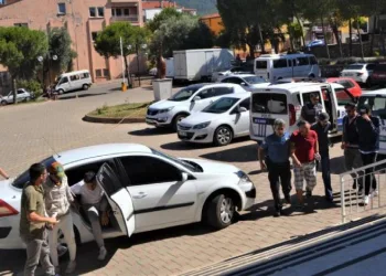 Küçük çocukları uyuşturucu tuzağına düşüren şebeke çökertildi