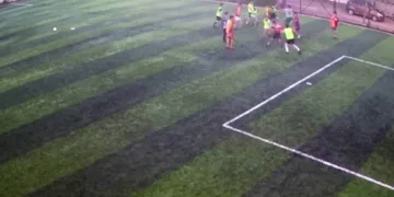Halı saha maçı boks ringine döndü