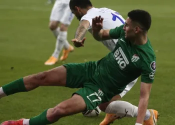 Tuğbey Akgün, Bursaspor sözleşmesini feshetti