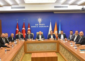AK Parti kadroları Bursa’da sahada
