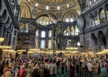 Ayasofya’ya 2 yılda 6,5 milyon ziyaretçi