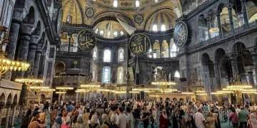 Ayasofya’ya 2 yılda 6,5 milyon ziyaretçi