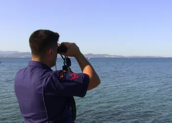 Tekne batması sonucu kayıpları arama çalışması sürüyor