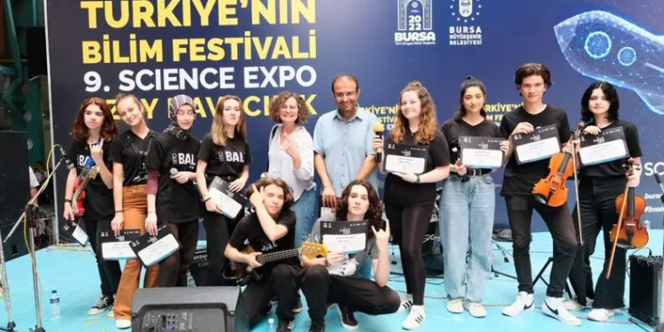 BAL farklı faaliyetlerle öne çıkıyor