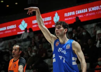Tofaş Basketbol Takımı şutör gard Mustafa Kurtuldum ile anlaşma sağladı.