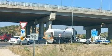 İzmir-Çanakkale kara yolu trafiğe kapandı