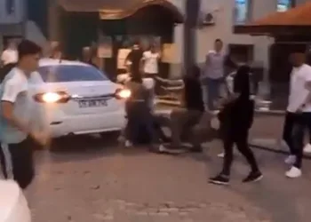 Bursa’da 18 yaşındaki genç sırtından bıçaklandı