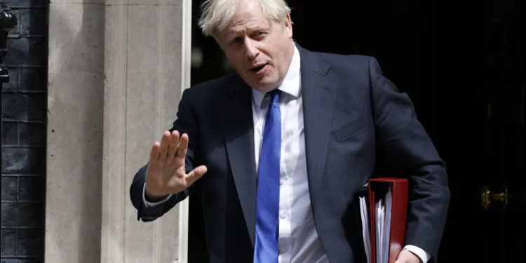 İngiltere Başbakanı Johnson istifa etti