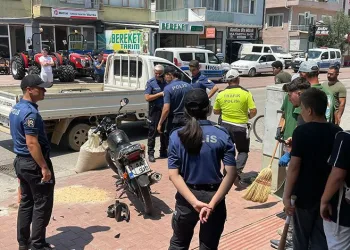 Bursa’da motosiklet ile kamyonet çarpıştı