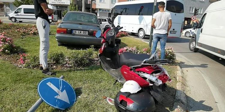 Bursa’da otomobil motosiklete çarptı: 1 yaralı