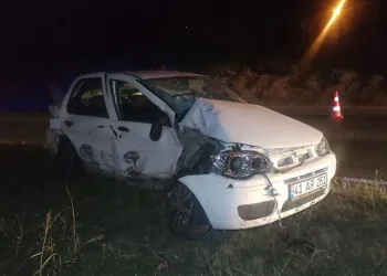 Bursa’da kamyonla otomobil çarpıştı: 1 ağır yaralı