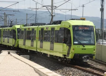 Bursa’da motosiklet dolmuş minibüse çarptı