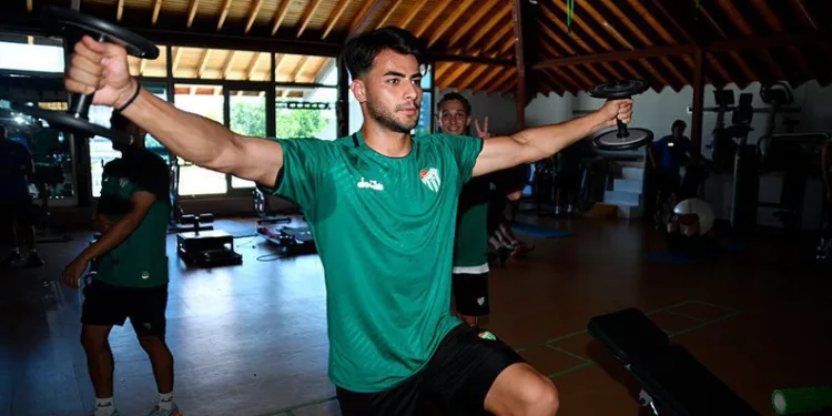 Bursaspor salonda kuvvet çalıştı