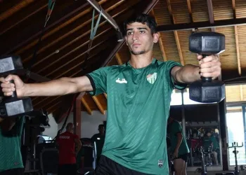 Bursaspor salonda ter attı