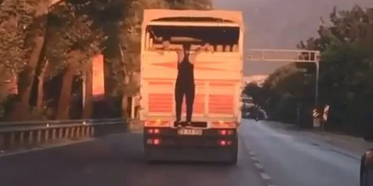 Bursa’da tehlikeli yolculuk