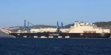 ‘Castorone’ isimli gemi Çanakkale Boğazı’ndan geçti