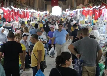 Pasaportsuz giriş başladı, Bulgar turistler Edirne’ye akın etti