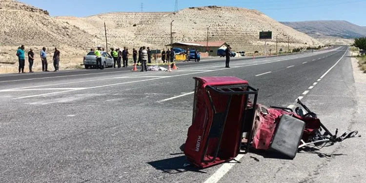 Otomobil ile akülü bisiklet çarpıştı: 1 ölü