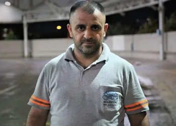 Bursa’da çöp evdeki çocuğu bulan işçiler olayı anlattı