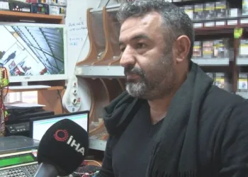 Sele kapılan çocuğu esnaf kurtardı
