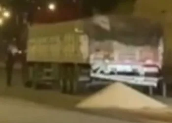 Yolcu otobüsü TIR’a çarptı: 1 ölü, 11 yaralı