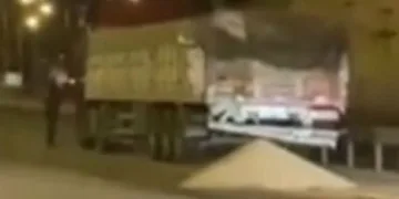 Yolcu otobüsü TIR’a çarptı: 1 ölü, 11 yaralı