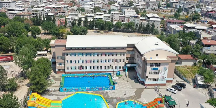 Bursa’da okul bahçeleri tatil köyüne dönüştü