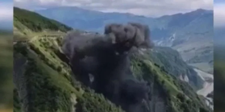 Gürcistan’da helikopter düştü: 8 ölü