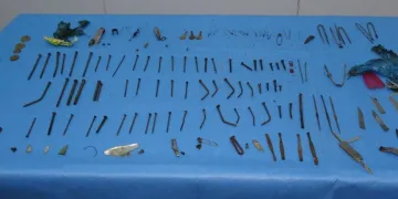 Midesinden 158 parça metal çıktı